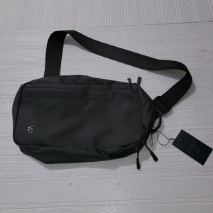 Brand New Mens Black VRST Crossbody Bag Adjustable Strap. Three Zipper Pockets